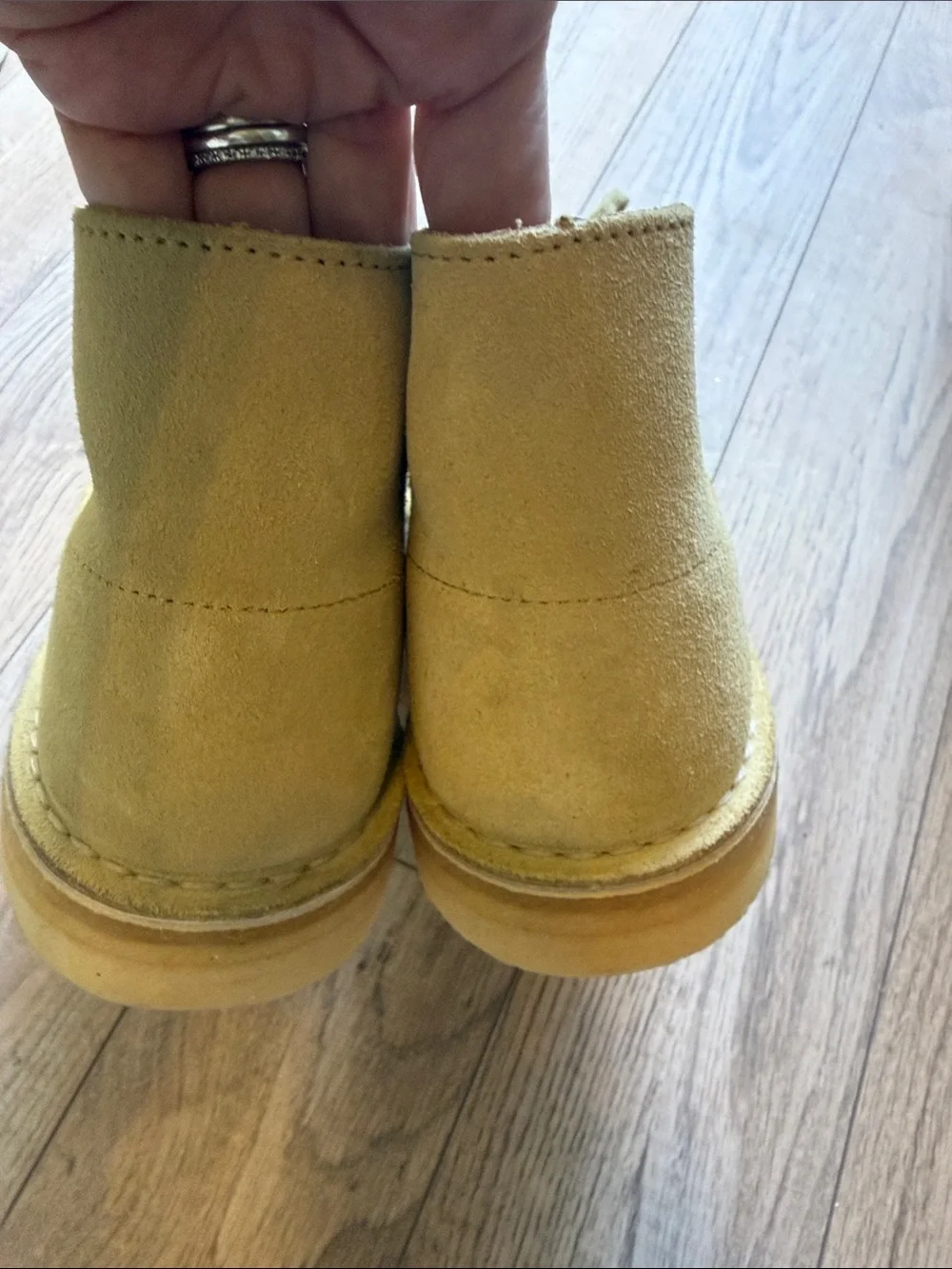 New nwot Clarks Suede Desert Chukka Boots Maple Suede 9.5
